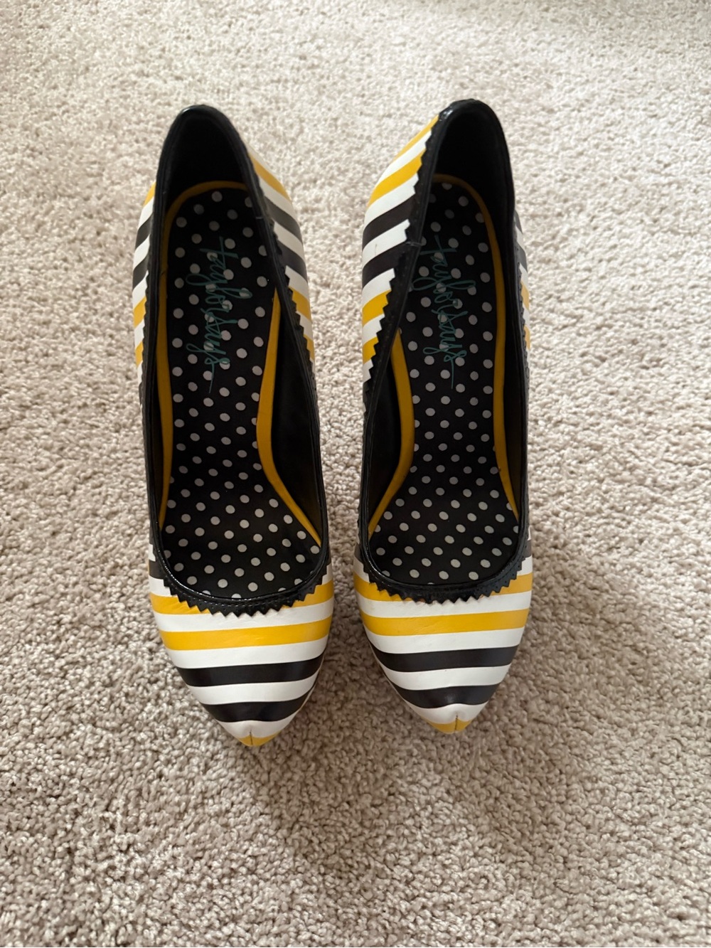 Taylor Says: 5-inch Pumps - Picture 1 of 7